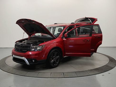 Used 2019 Dodge Journey Crossroad FWD image 11