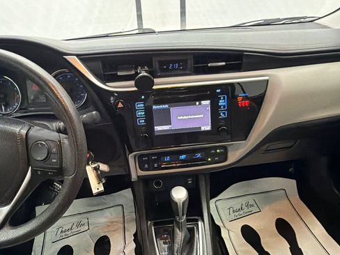 Used 2018 Toyota Corolla LE FWD image 26