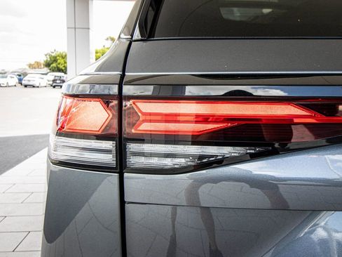 New 2026 Volkswagen Tiguan SE R-Line FWD image 16