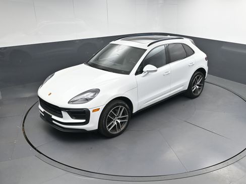 Used 2022 Porsche Macan image 33