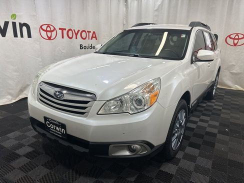 Used 2010 Subaru Outback 2.5i Premium image 3