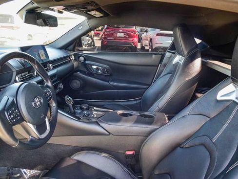Used 2025 Toyota Supra image 17
