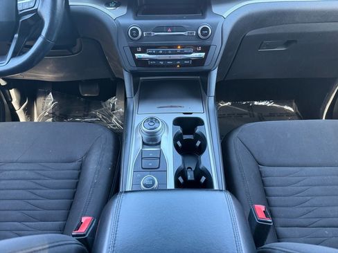 Used 2020 Ford Explorer XLT AWD/4WD image 12
