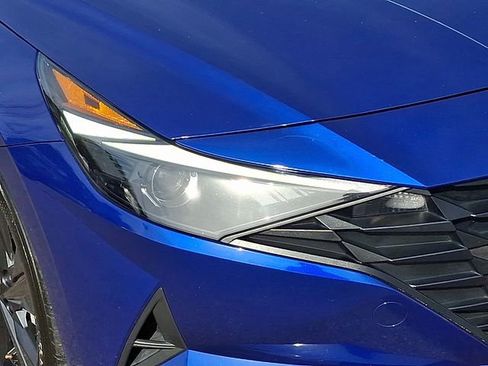 Used 2023 Hyundai Elantra SEL image 11