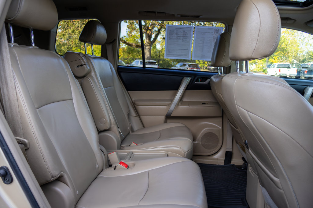 Used 2013 Toyota Highlander SE AWD/4WD image 13