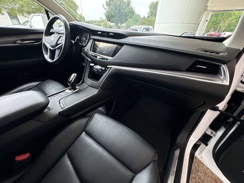 Certified 2019 Cadillac XT5 Luxury FWD image 29