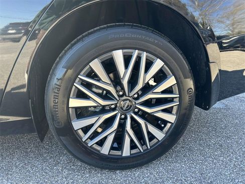 Used 2023 Nissan Altima 2.5 SV w/ SV Premium Package image 10