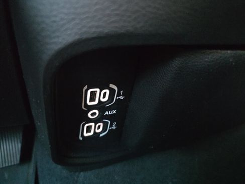 Used 2019 RAM 1500 Laramie AWD/4WD image 18