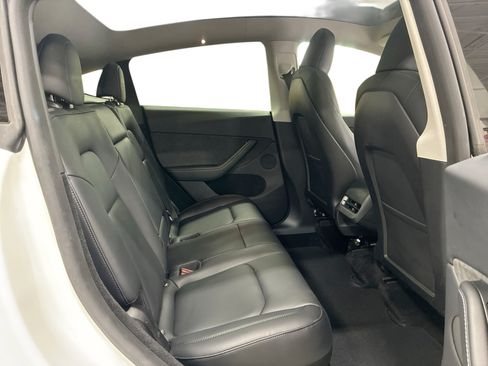 Certified 2023 Tesla Model Y Long Range AWD/4WD image 11