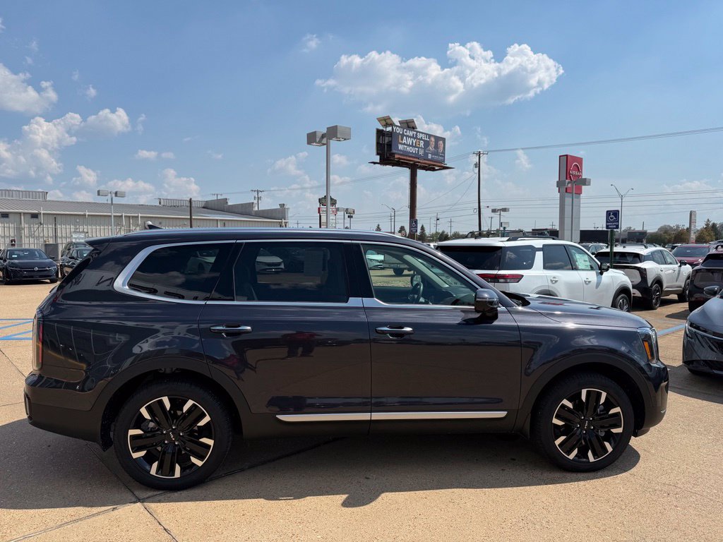 Used 2025 Kia Telluride SX w/ SX Captain's Chair Package FWD image 6