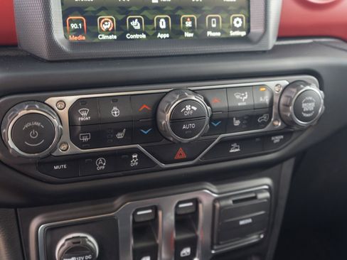 Used 2023 Jeep Wrangler Rubicon w/ Cold Weather Group image 16