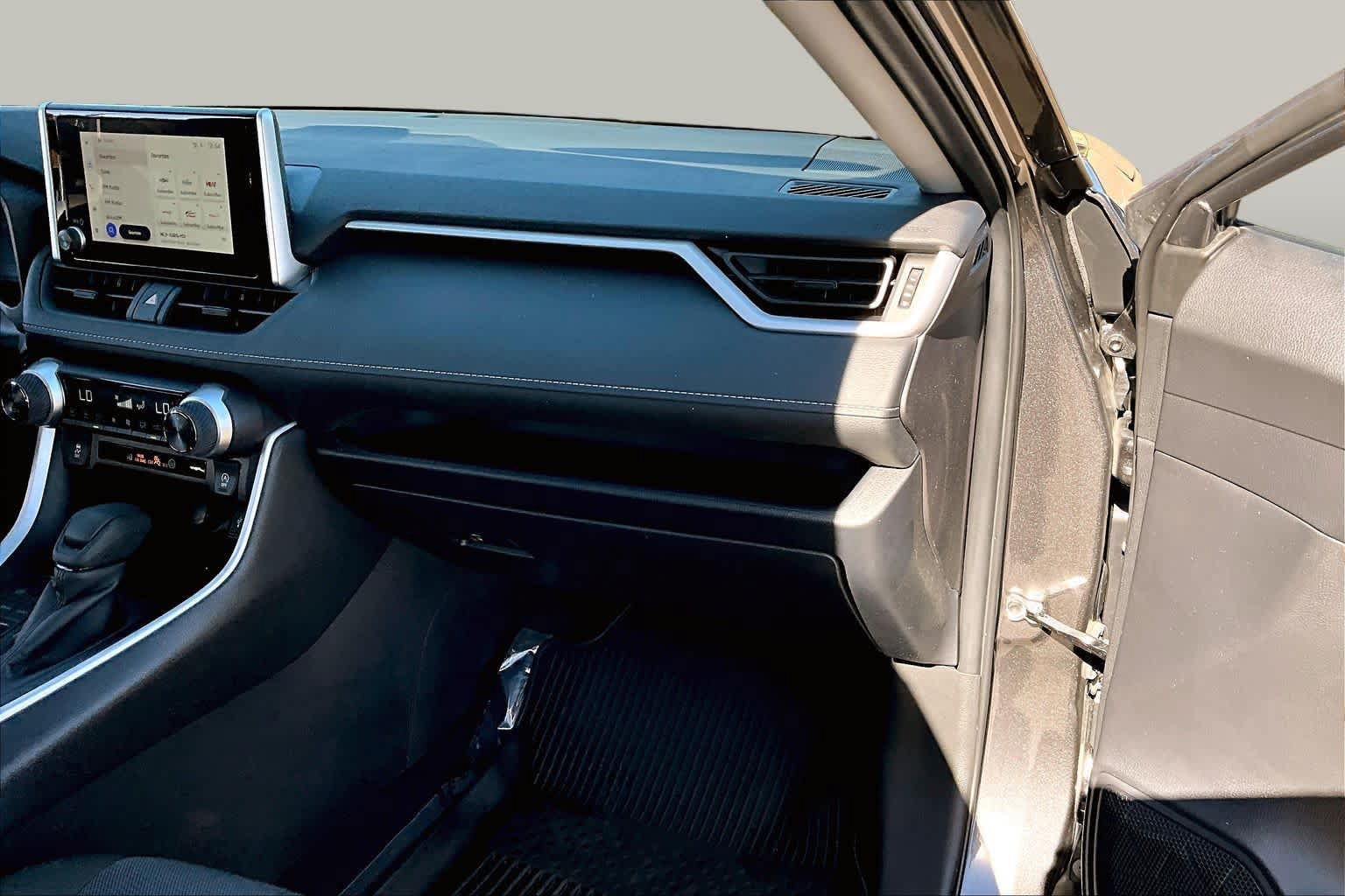 Certified 2025 Toyota RAV4 XLE w/ Convenience Package FWD image 18