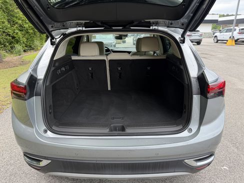 Used 2023 Buick Envision Preferred FWD image 4