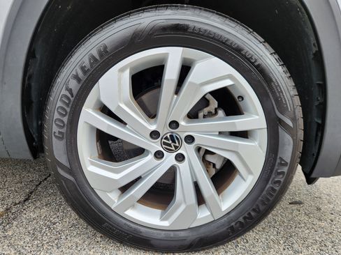 Certified 2021 Volkswagen Atlas SE image 21