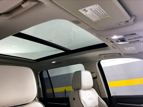 Certified 2022 GMC Yukon XL Denali image 14