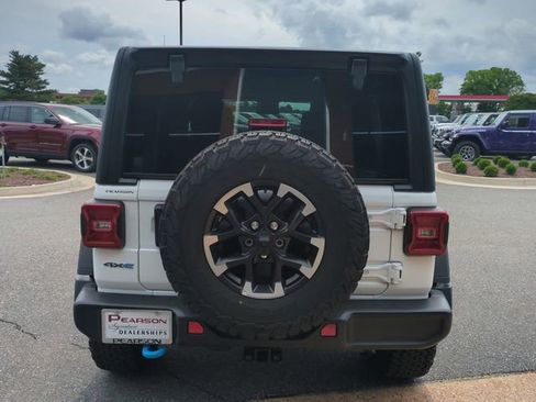 Used 2025 Jeep Wrangler Unlimited Rubicon 4xe w/ Convenience Group AWD/4WD image 5