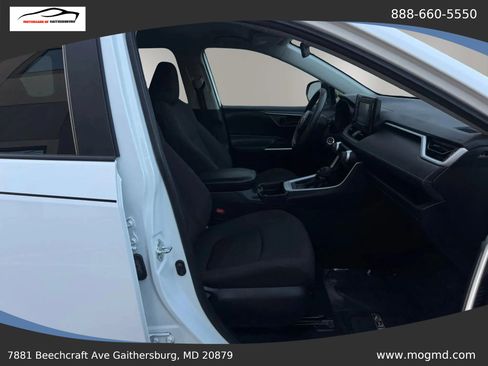 Used 2021 Toyota RAV4 LE image 22