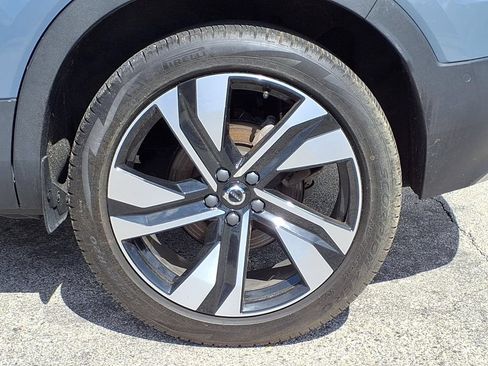 Certified 2023 Volvo XC40 B5 Plus AWD/4WD image 6