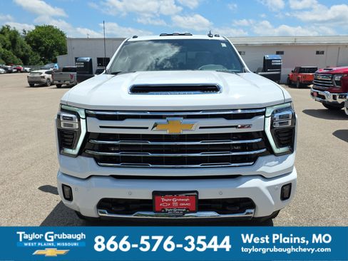 New 2026 Chevrolet Silverado 2500 LT w/ Z71 Chrome Sport Edition AWD/4WD image 3