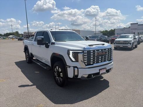 Used 2025 GMC Sierra 2500 Denali w/ Denali Reserve Package AWD/4WD image 8