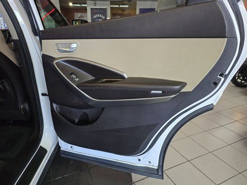 Used 2014 Hyundai Santa Fe GLS image 17