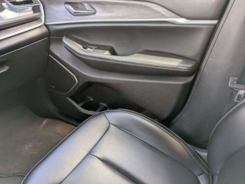 Used 2024 Jeep Grand Cherokee Limited 4xe AWD/4WD image 18