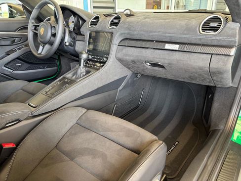 Used 2025 Porsche 718 Cayman GT4 RS image 22