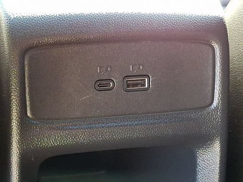 Certified 2024 Chevrolet Trax RS w/ Sunroof Package FWD image 11