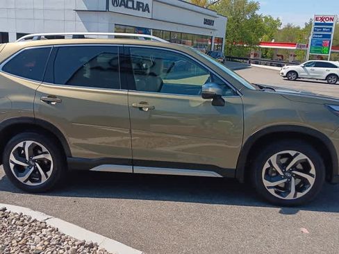 Used 2023 Subaru Forester Touring AWD/4WD image 6