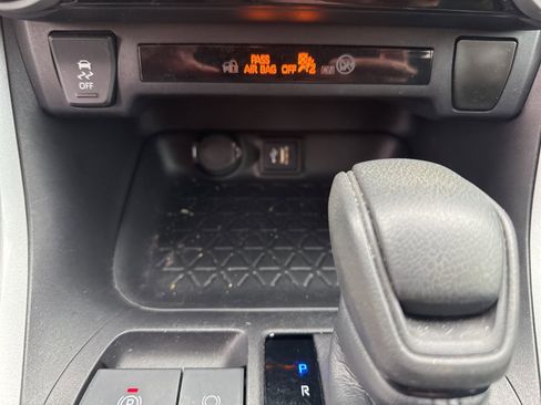 Used 2024 Toyota RAV4 XLE AWD/4WD image 14