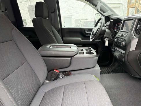 Used 2021 Chevrolet Silverado 2500 Custom w/ Custom Value Package image 26