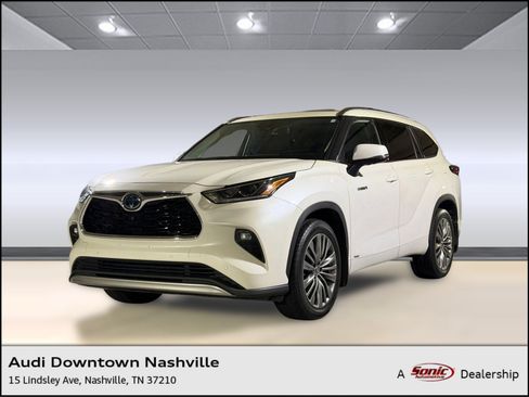 Used 2021 Toyota Highlander Platinum AWD/4WD image 1