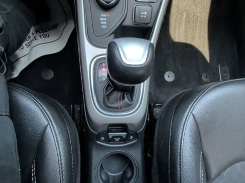 Used 2019 Jeep Compass Latitude AWD/4WD image 23