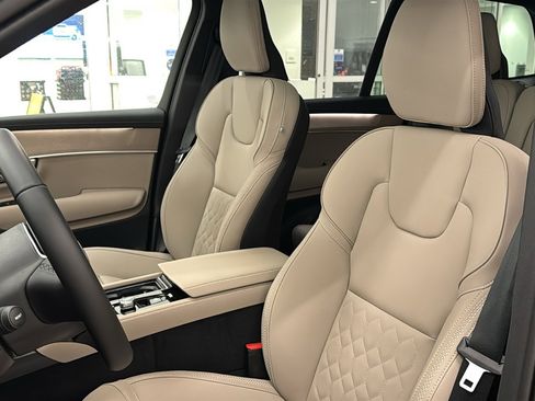 New 2026 Volvo XC90 T8 Plus w/ Protection Package Premier image 23