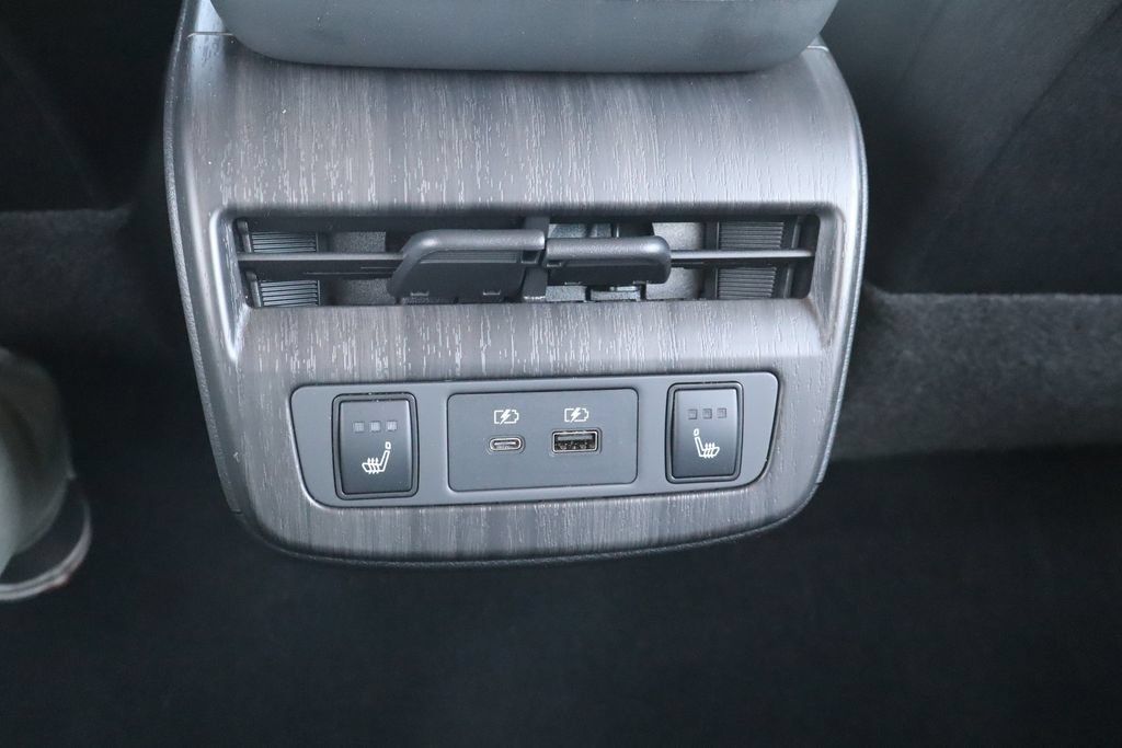 Used 2024 Nissan Ariya FWD image 31