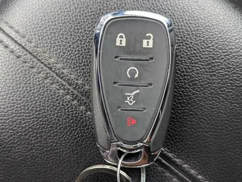 Used 2022 Chevrolet Equinox Premier FWD image 28