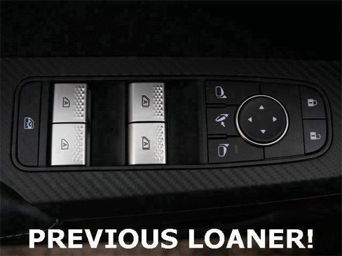 Used 2025 Mitsubishi Outlander SE image 17