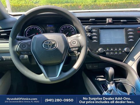 Used 2018 Toyota Camry LE FWD image 3