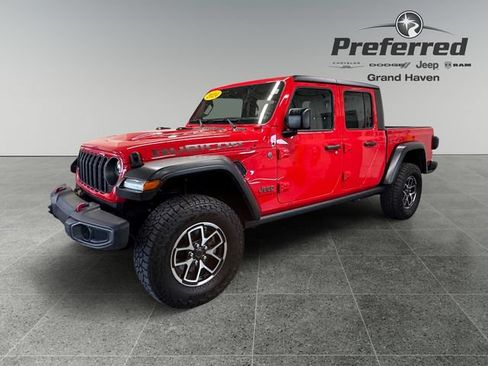 Used 2024 Jeep Gladiator Rubicon w/ Convenience Group AWD/4WD image 12