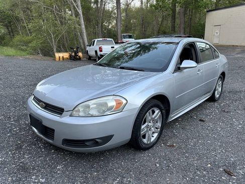 Used 2011 Chevrolet Impala LT FWD image 2