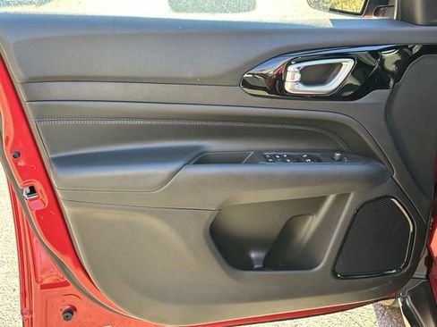 New 2026 Jeep Compass Latitude image 11