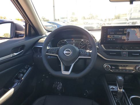 New 2025 Nissan Altima 2.5 SL FWD image 8