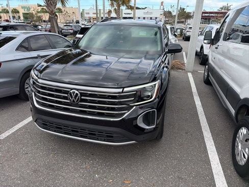 Certified 2024 Volkswagen Atlas SE image 13