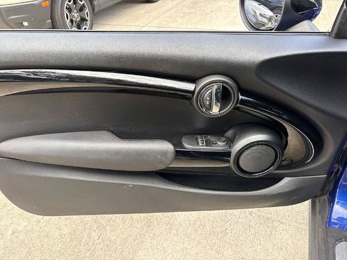 Used 2019 MINI Cooper 2-Door Hardtop FWD image 16