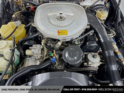 Used 1988 Mercedes-Benz 560 SL image 24
