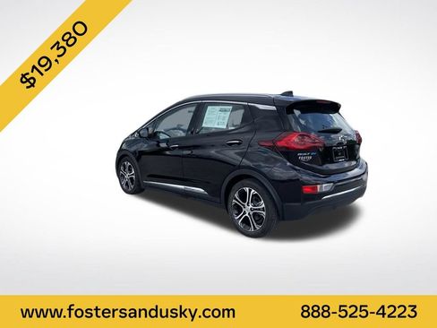 Used 2021 Chevrolet Bolt Premier w/ Infotainment Package FWD image 3
