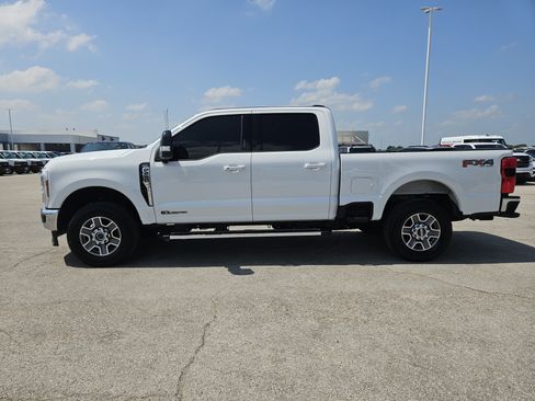 Used 2024 Ford F250 Lariat w/ FX4 Off-Road Package AWD/4WD image 4