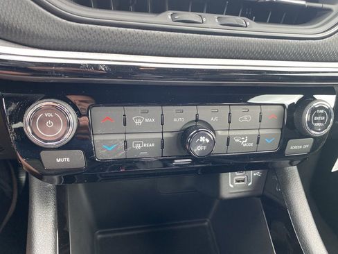 New 2025 Jeep Compass Limited w/ High Altitude Package image 36