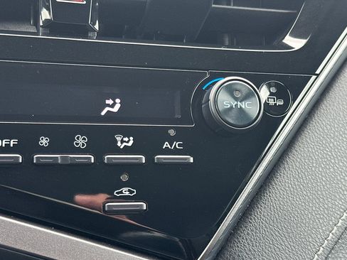 Used 2023 Toyota Camry SE w/ Convenience Package image 29