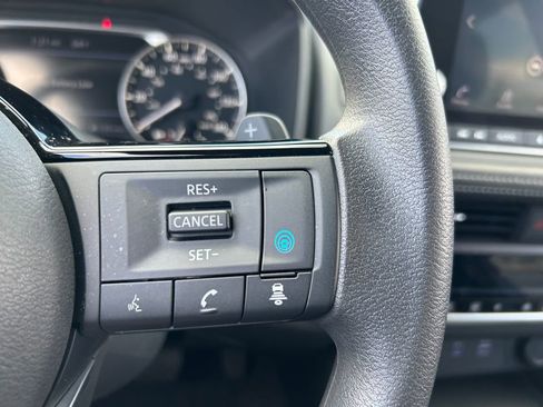 Used 2023 Nissan Rogue SV AWD/4WD image 17